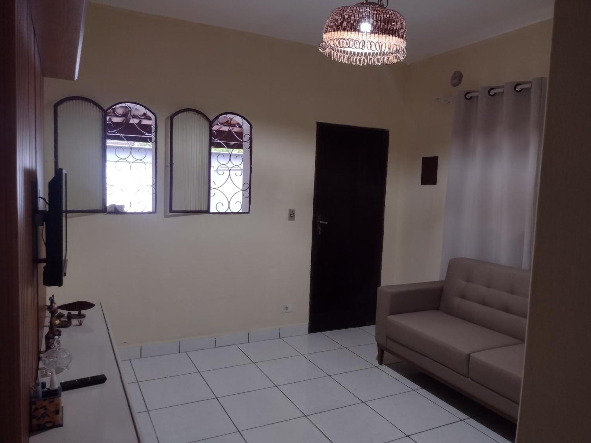 Casa De 600 Metros Da E 1km Do Centro Da Holiday home